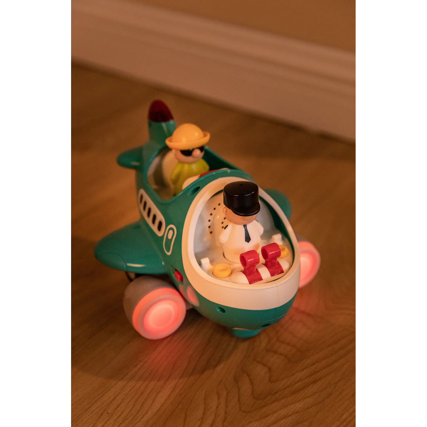 Hola Remote-Controlled Airplane - Image 8