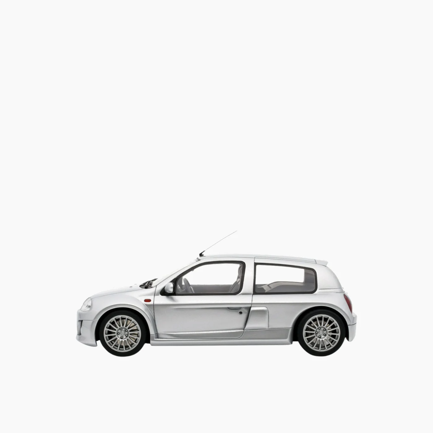 OttoMobile Renault Clio V6 Silver 1:18 Scale Model Car - Image 2
