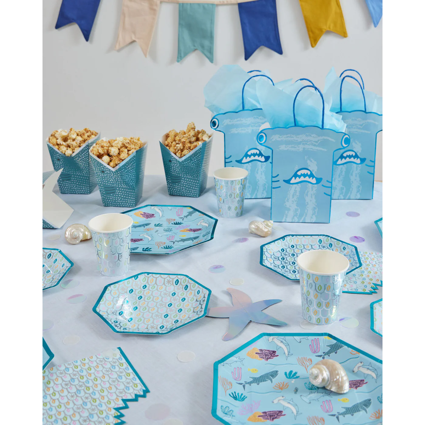 Ma Fete Sharks Napkins - Set of 16 - Image 7