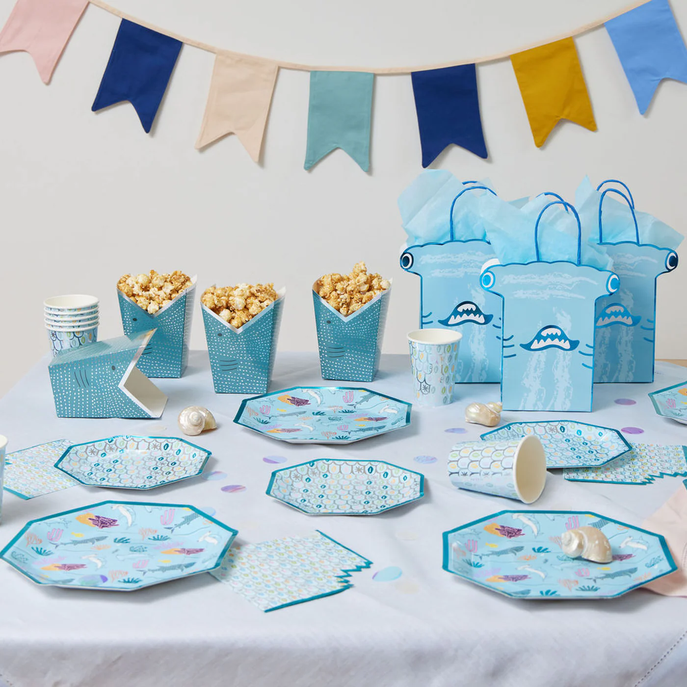 Ma Fete Sharks Napkins - Set of 16 - Image 8