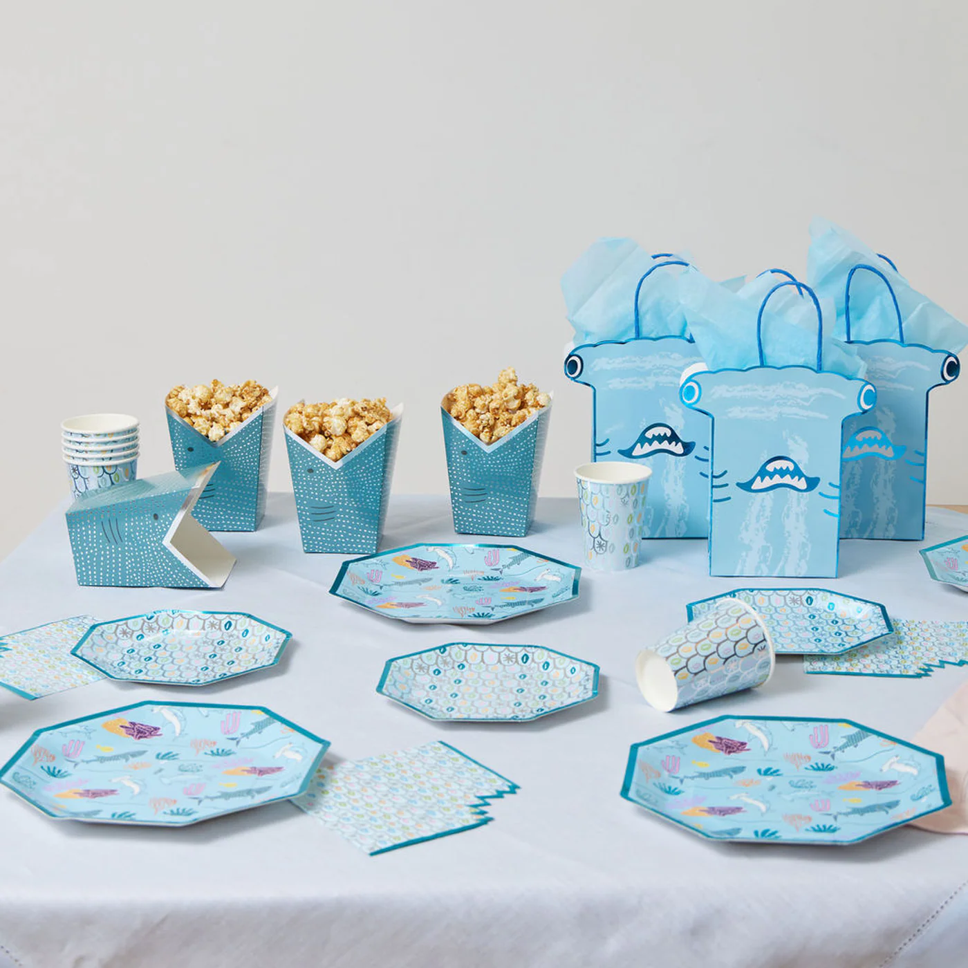 Ma Fete Sharks Napkins - Set of 16 - Image 9