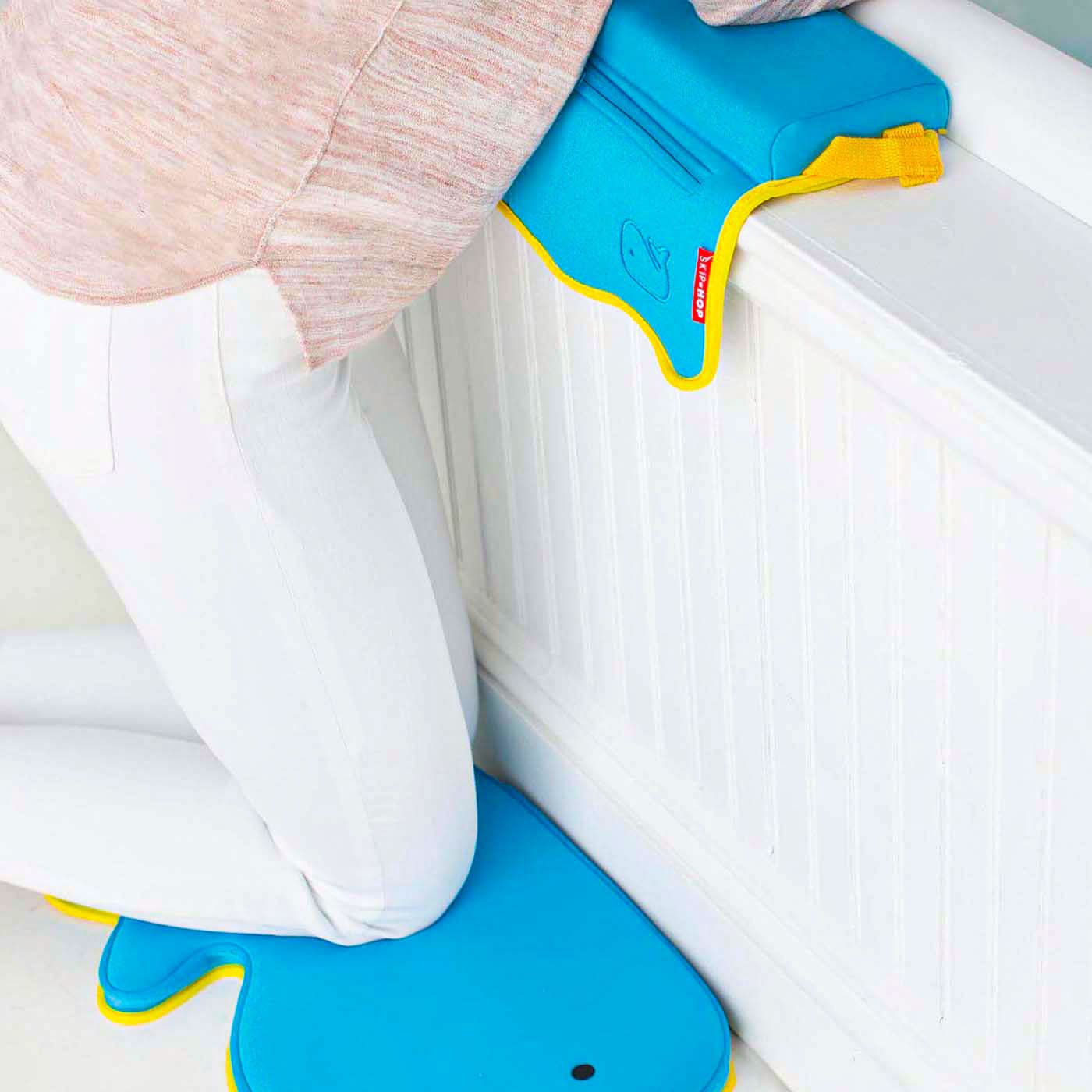 Skip Hop Moby Bathtub Elbow Rest - Image 4