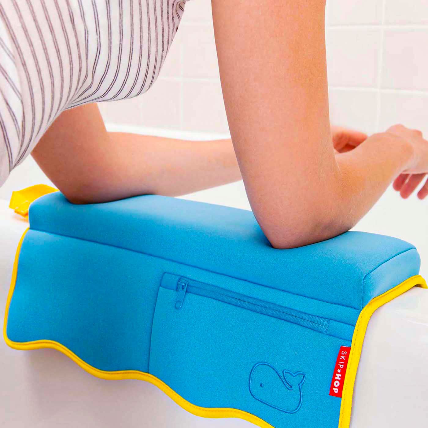 Skip Hop Moby Bathtub Elbow Rest - Image 5