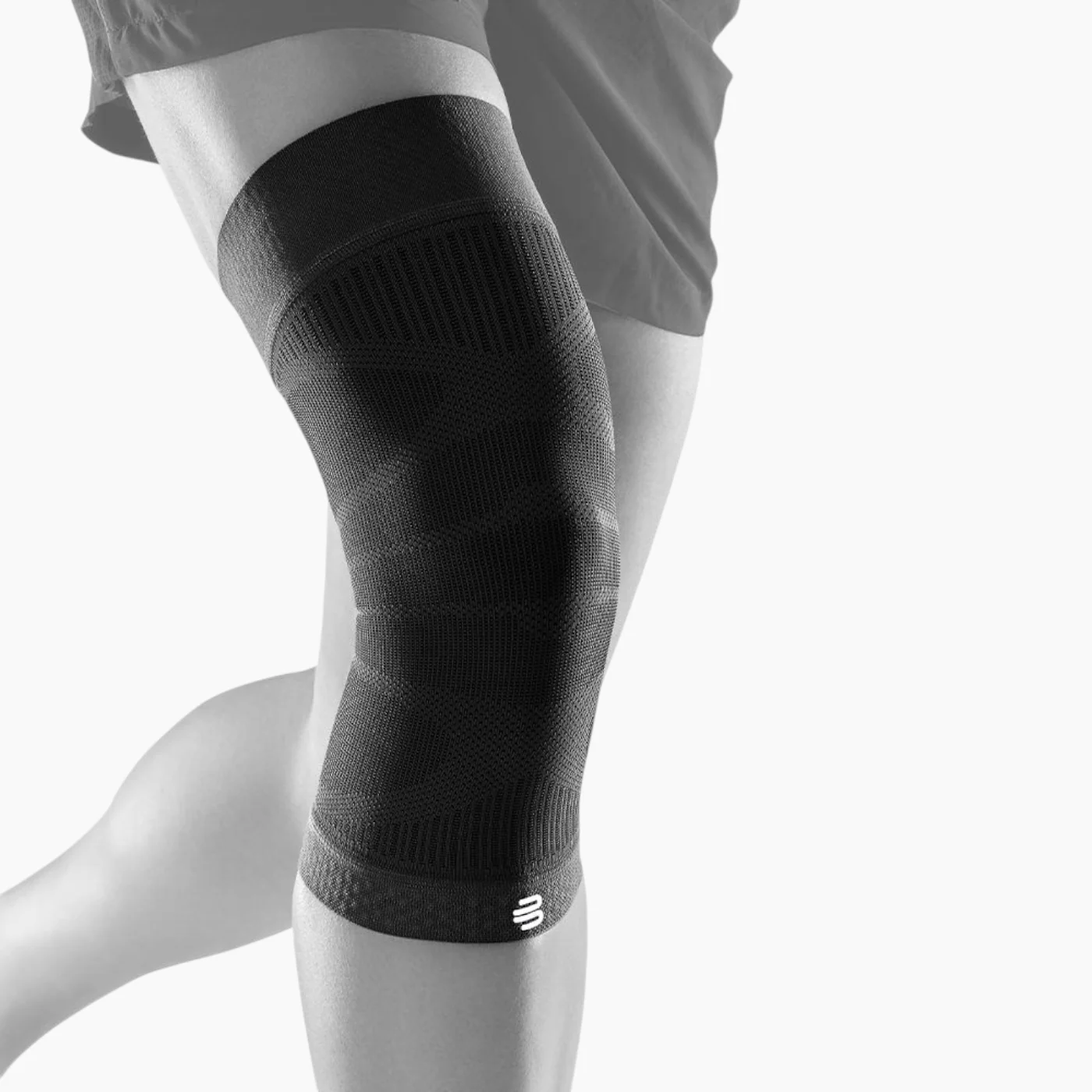 Bauerfeind Sports Compression Knee Support - Image 5