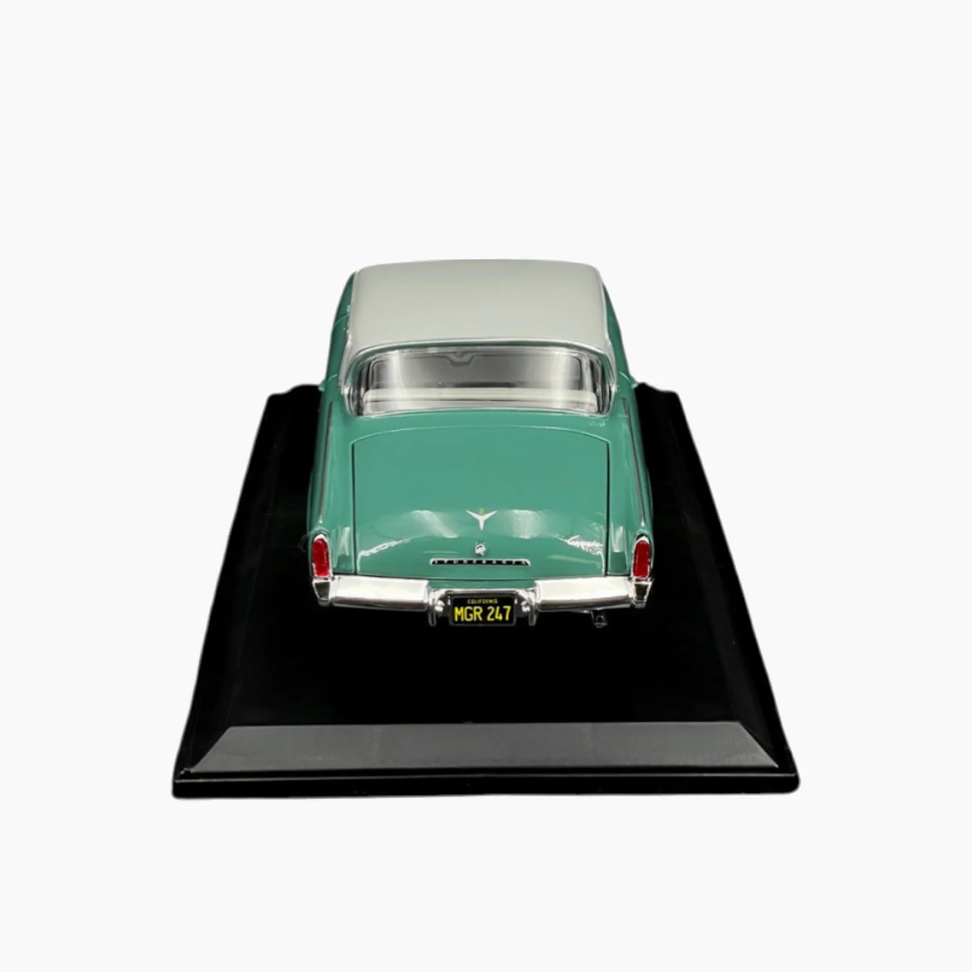 Maisto Burago Studebaker Starliner (1953) 1:18 Special Edition (B) - Image 8