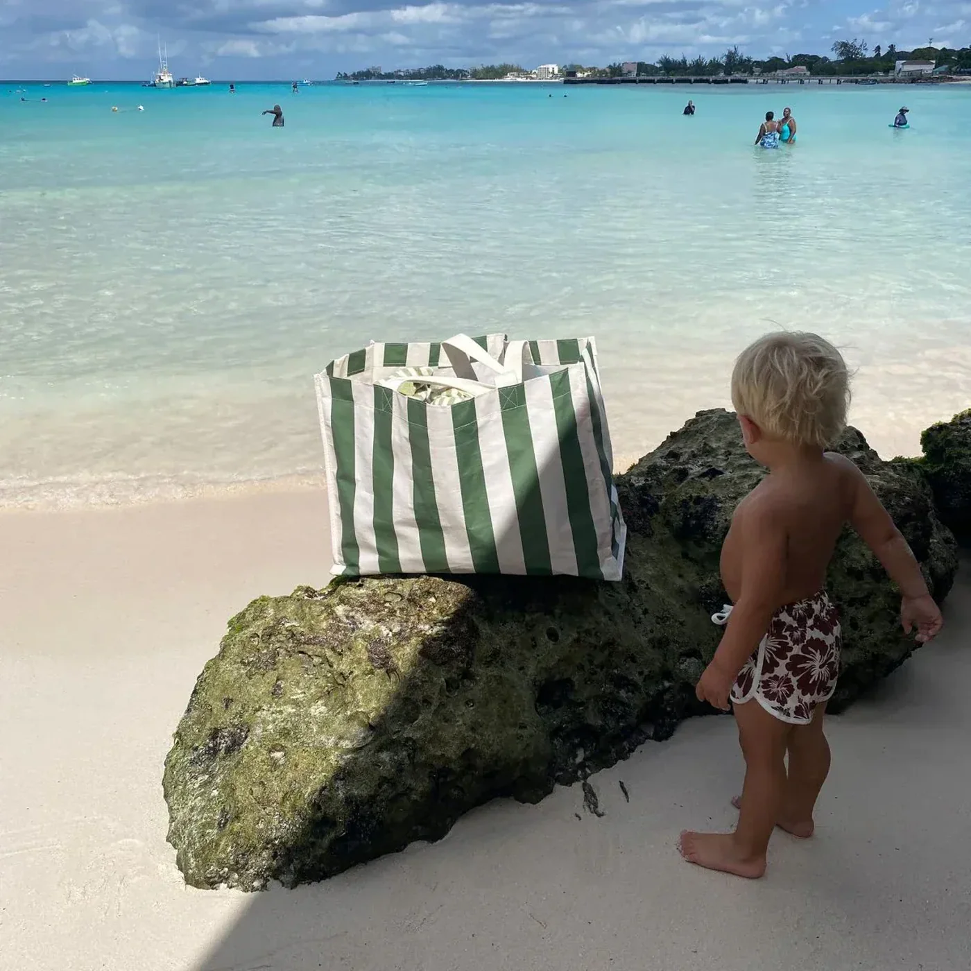 SunnyLife Carryall Beach Bag - Image 10