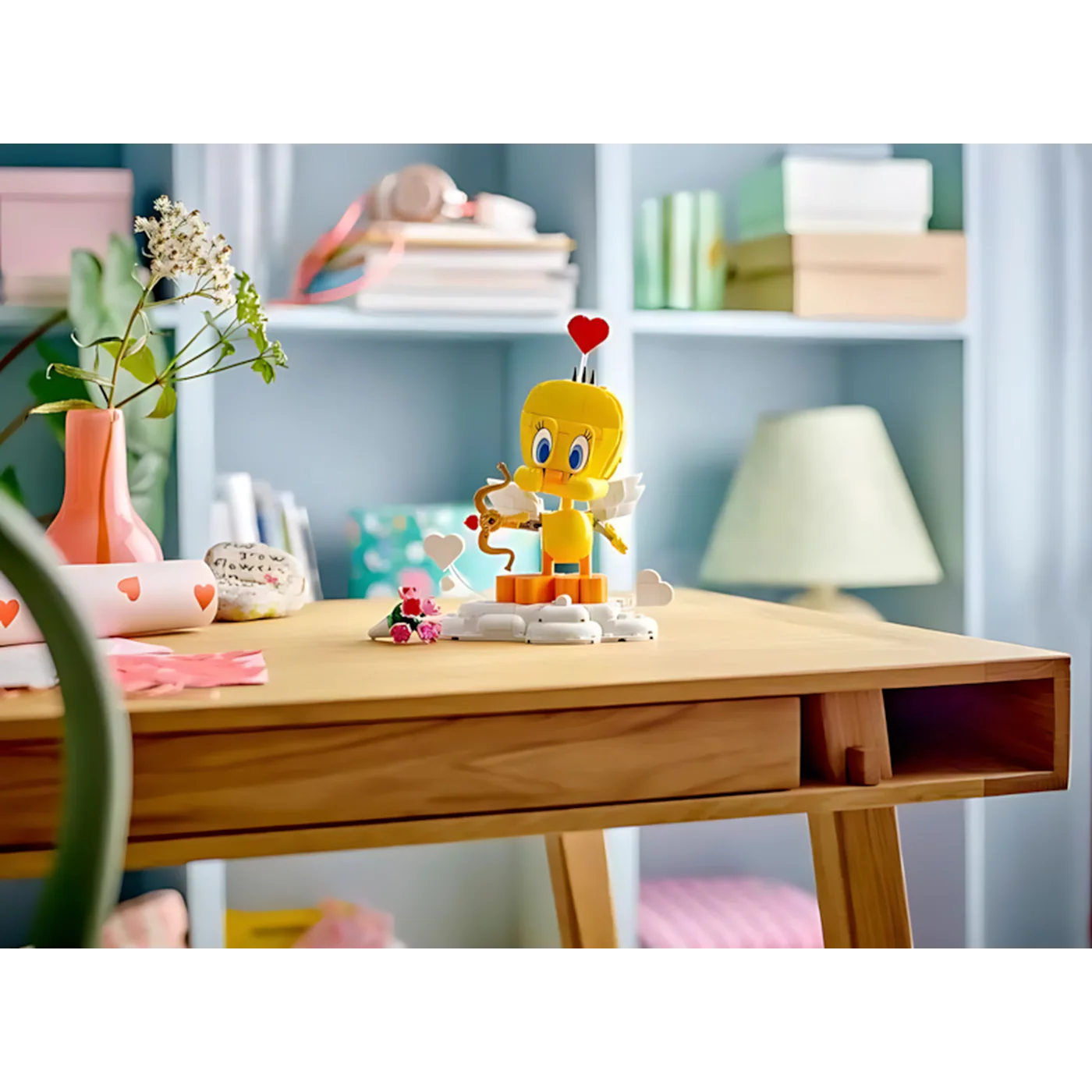 LEGO Sweetheart Tweety Bird- 412 Pcs - Image 2