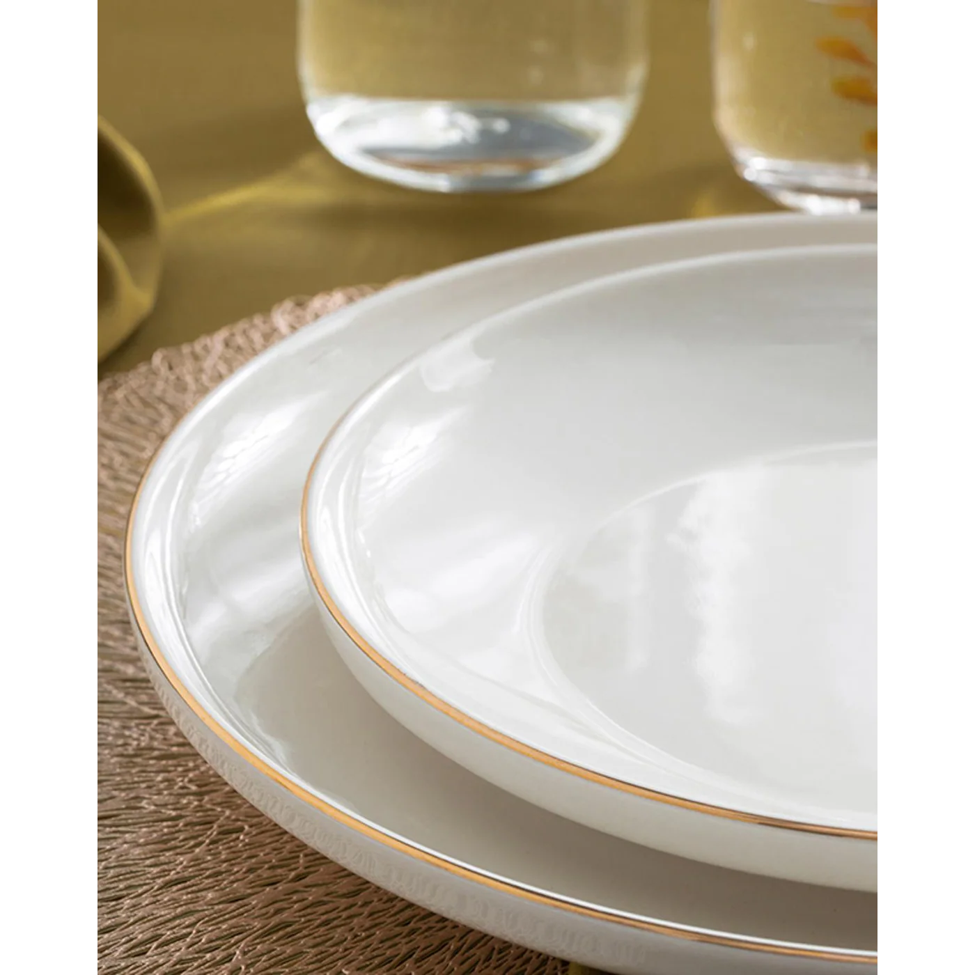 EH Living Torino Porcelain Table Set 54 Pieces, 12 Servings Gold - Image 4