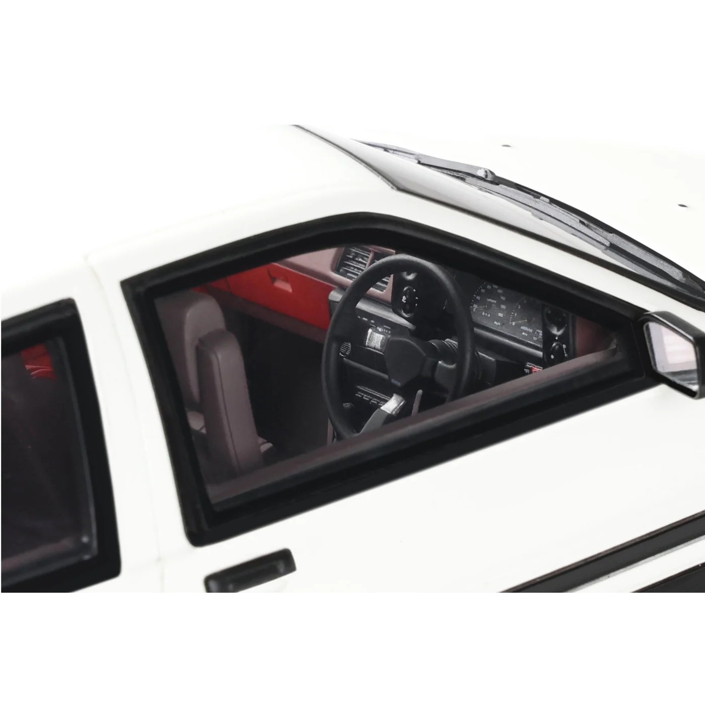 OttoMobile Toyota AE86 White 1:18 Scale Model Car - Image 8