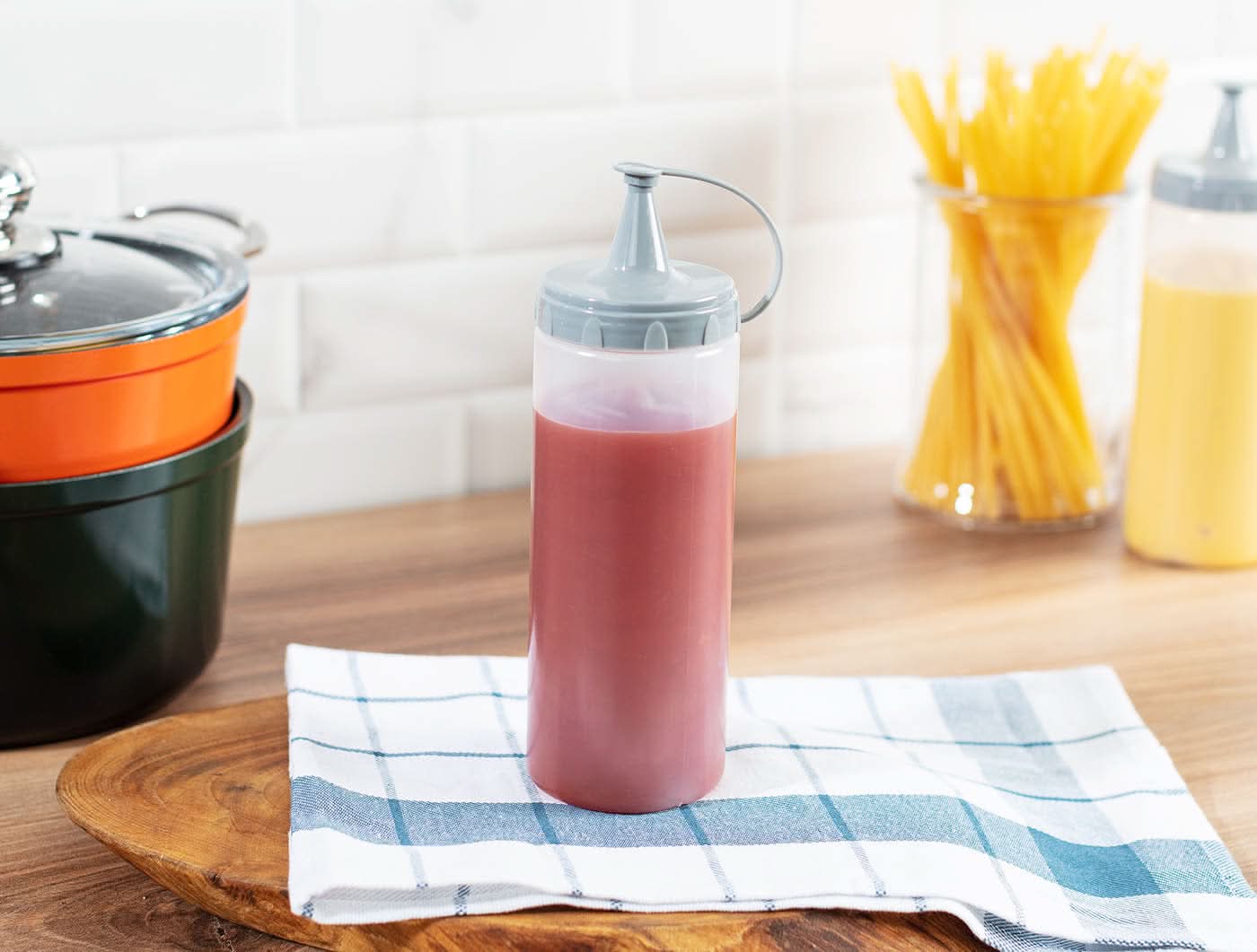 Madame Coco Vernon Sauce Bottle - Image 9