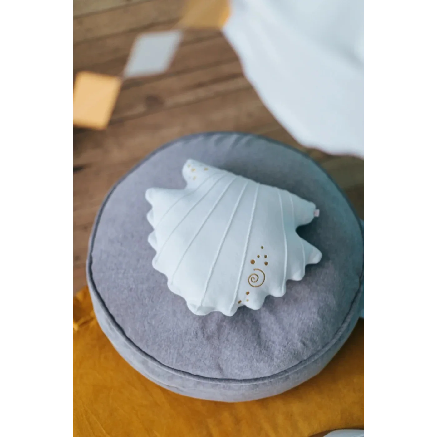 Wigiwama Shell Cushion - Image 2