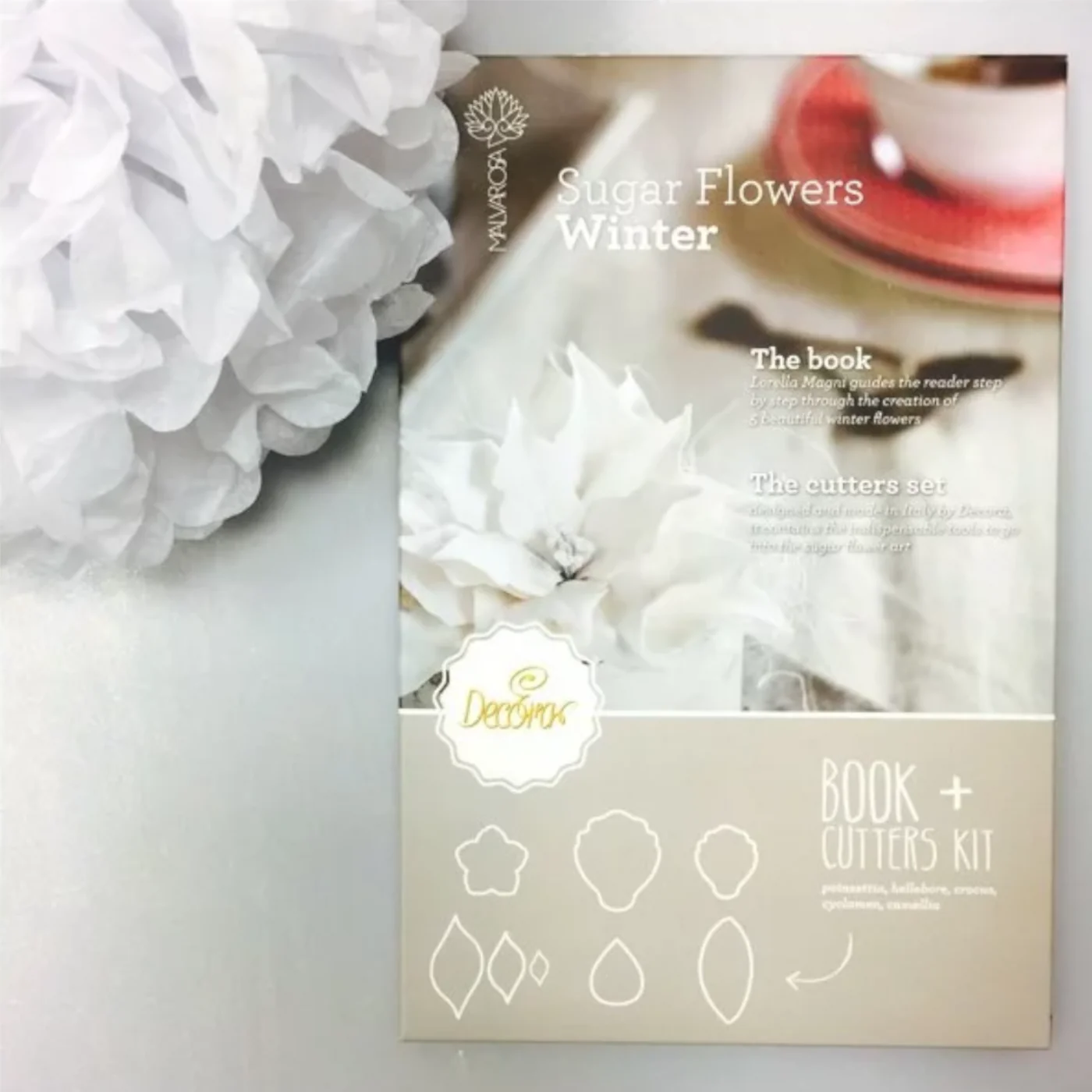 Decora Winter Book with 8 Cutters - Image 3