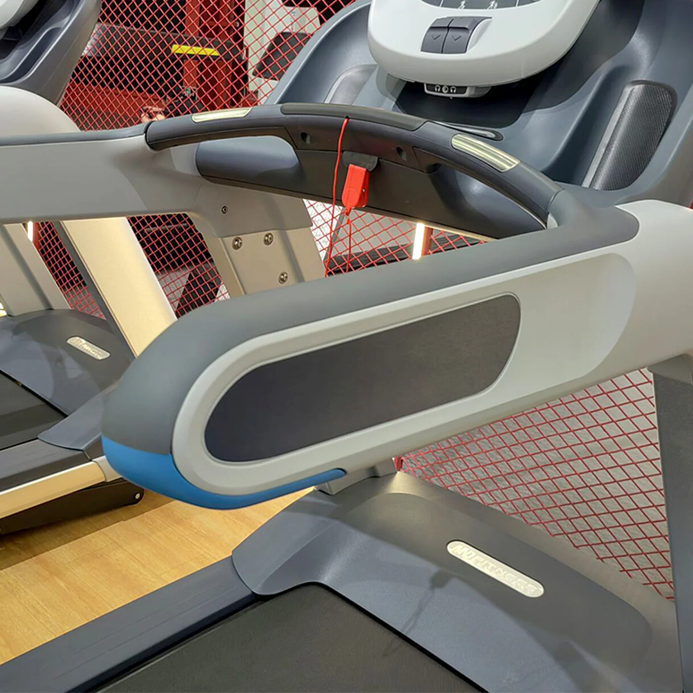 X500A AC6 Treadmill for Clubs - Image 2