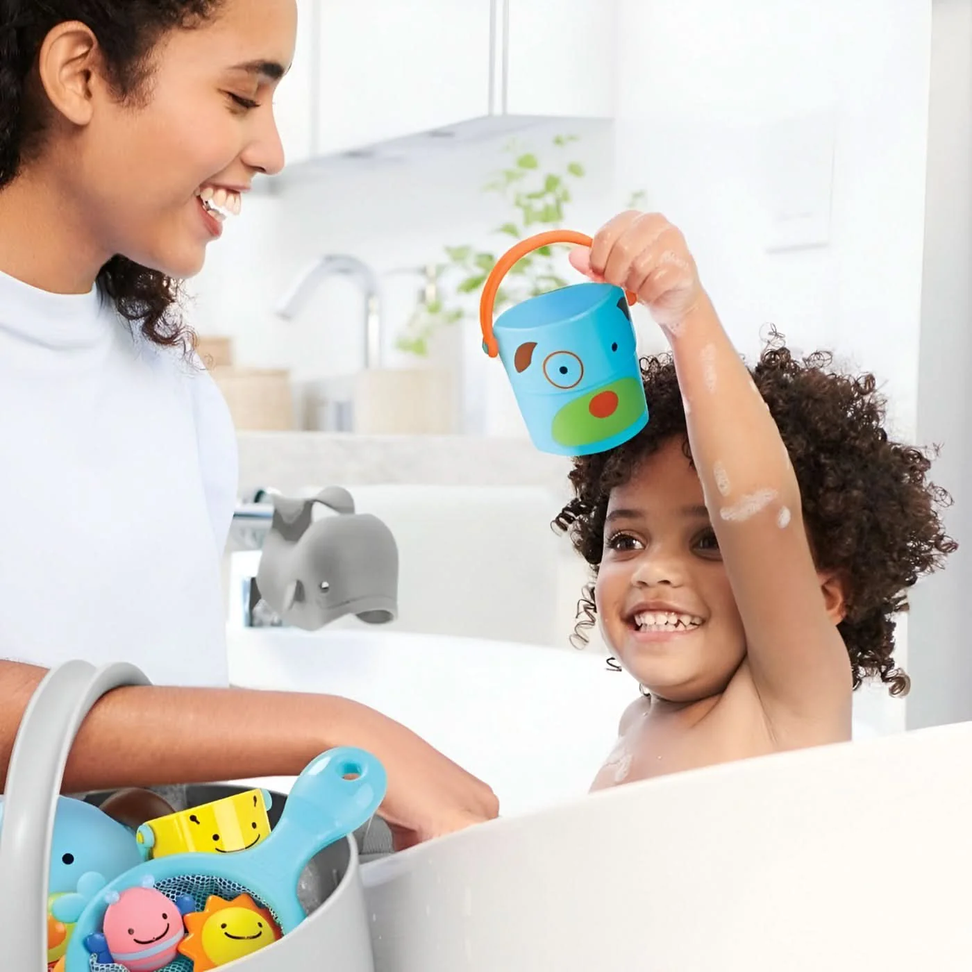 Skip Hop Zoo Stack & Pour Buckets Bath Toy - Image 6